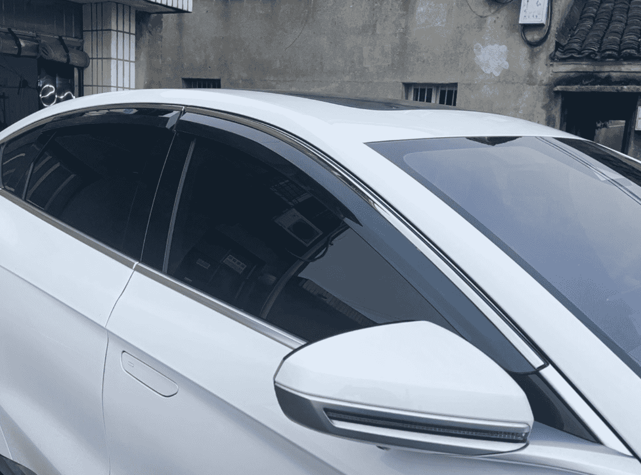 Xevaban.com ở 214 Giải Phóng là đơn vị chuyên cung cấp phụ kiện oto, đồ chơi oto, đồ chơi byd han, phụ kiện byd han, xevaban, 214 giải phóng, vè che mưa byd han, lưỡi che mưa byd han, tấm che mưa cửa sổ byd han.